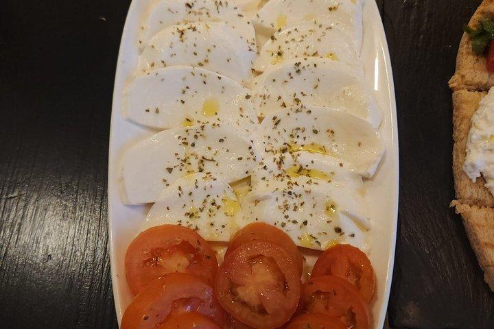 Salento Food Tasting Experience in Lecce with Wine