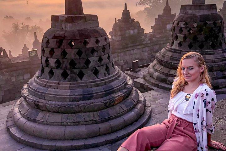 Yogyakarta: Borobudur (Guarantee Climb-up) & Prambanan
