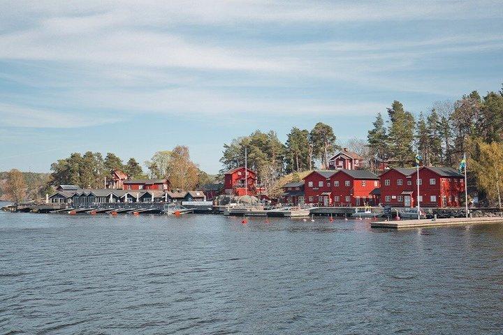 Stockholm Archipelago Cruise with Guide