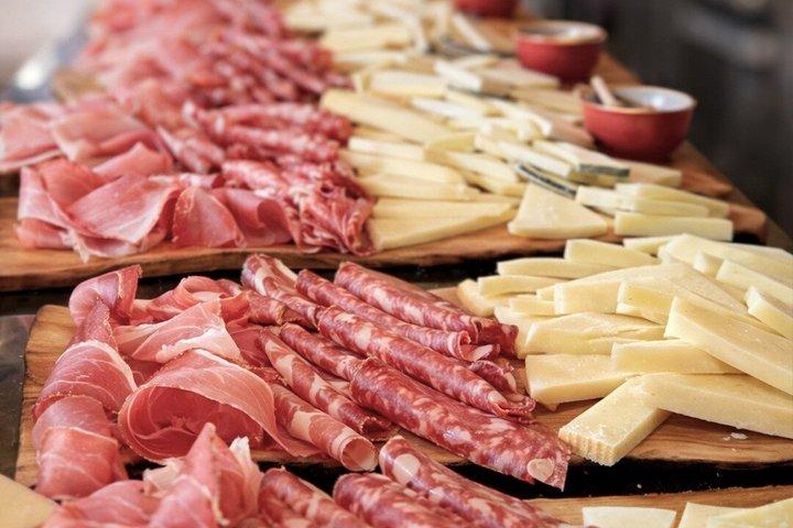 Premium Wine Tasting with Tuscan Flavours