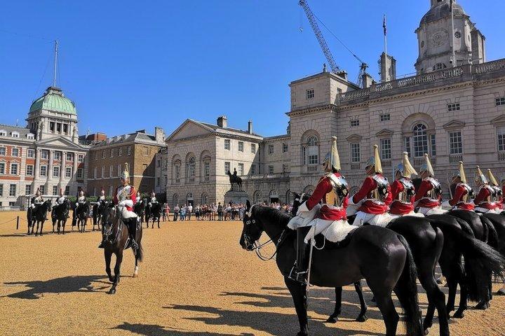 Changing the Guard & Buckingham Palace, Small Group Tour