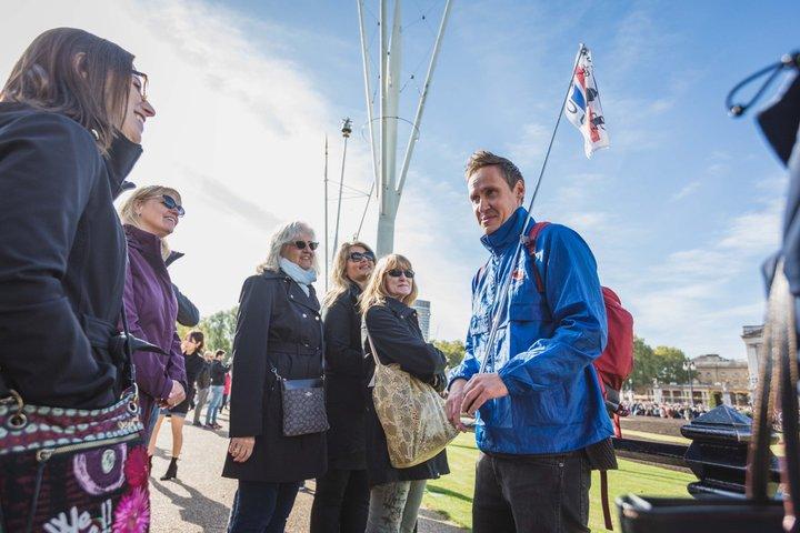 Changing the Guard & Buckingham Palace, Small Group Tour