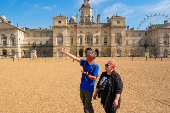 London River Story - Private Full-Day Boat and Land Tour