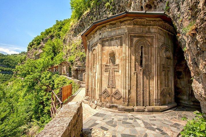 Katskhi Pillar Chiatura and Mgvimevi Convent Tour from Kutaisi