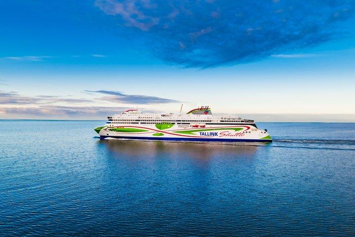 Tallinn Day Trip from Helsinki Ferry and Small Group Guided Tour