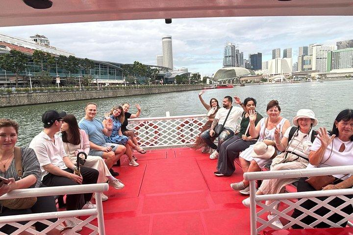 40 Minute Singapore River Cruise and 2 Light Shows Guided Tour