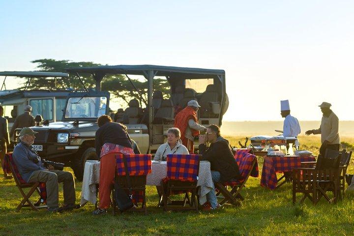 6 Day Samburu Lake Naivasha and Masai Mara Safari from Nairobi