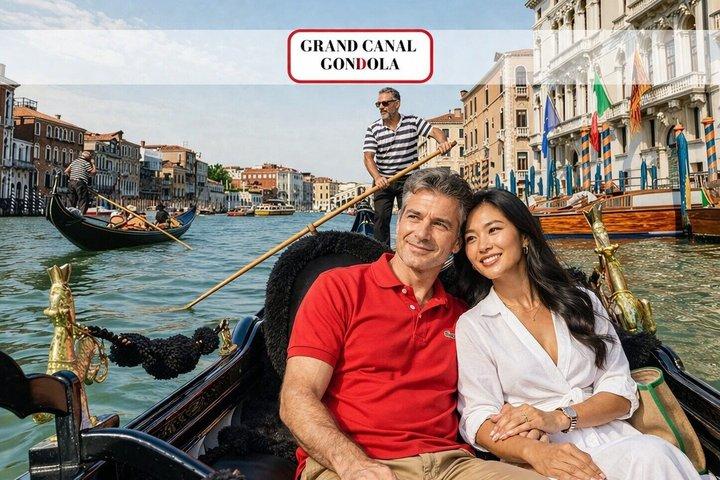 Premium Grand Canal Gondola Ride & Gondola Gallery Guided Visit™
