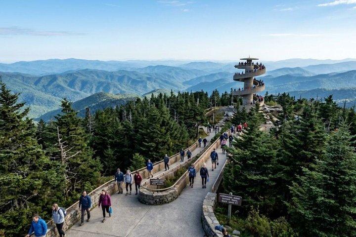 Discover the Great Smoky Mountains: A Self-Guided Tour
