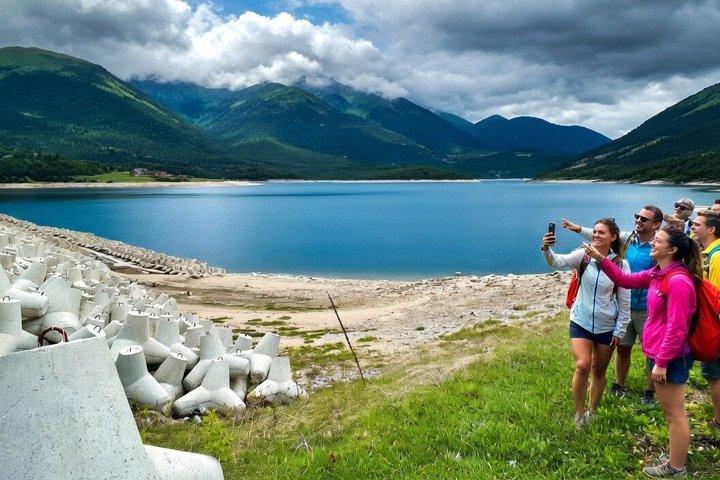 From Sofia: Scenic Retro Train, Belmeken Lake & Wine/Thermal