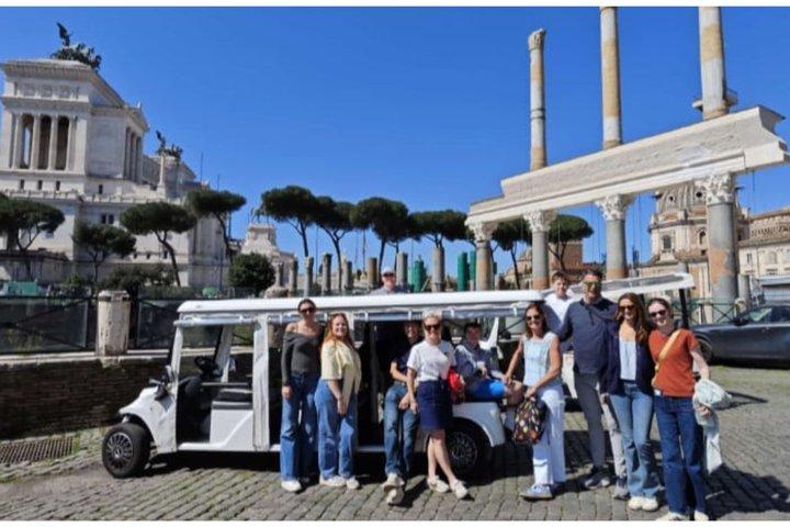 Private Panoramic Rome Golf Cart Tour with Pantheon Entry