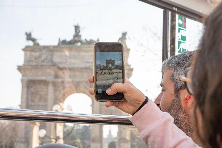 72-Hour "Gray Line" Milan Hop-On Hop-Off Tour with Audio Guide