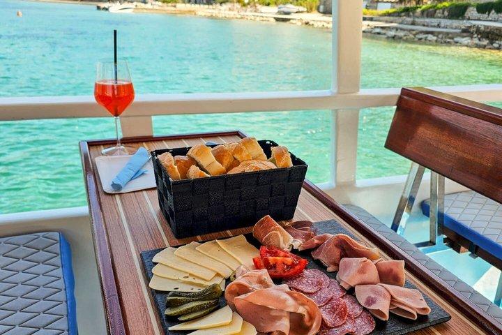 Dubrovnik and Cavtat Blue Cave Island Tour with Drinks and Brunch