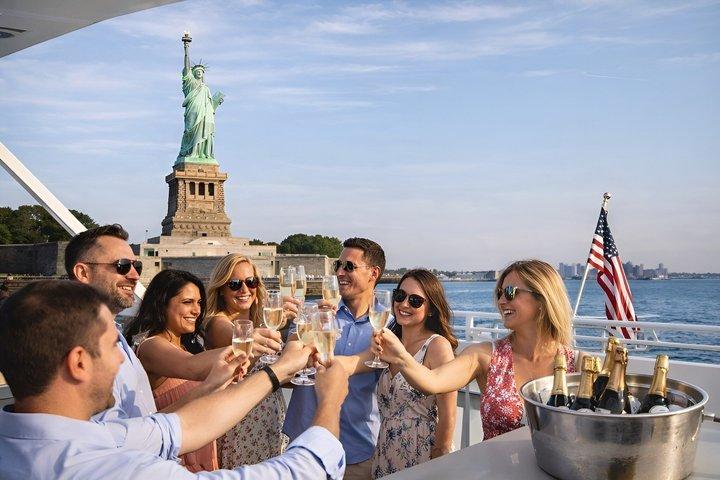 Unlimited Prosecco Sightseeing Cruise Statue Of Liberty & Skyline
