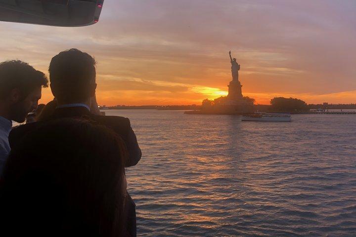 Unlimited Prosecco Sightseeing Cruise Statue Of Liberty & Skyline