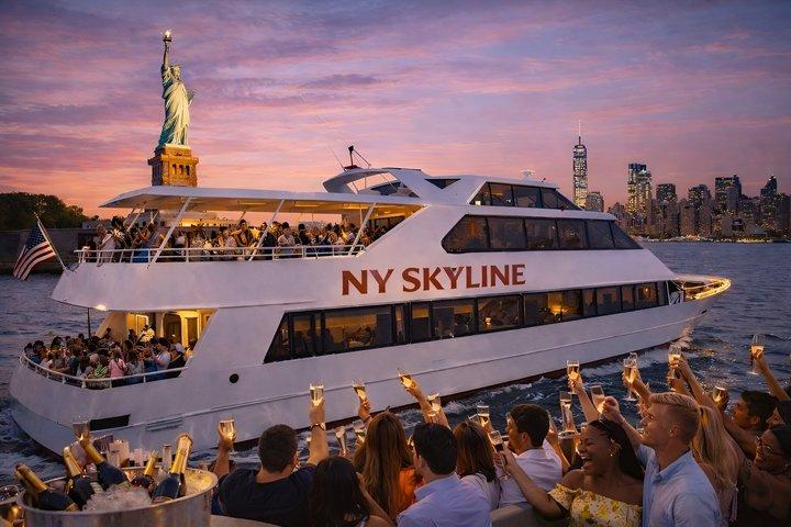 Unlimited Prosecco Sightseeing Cruise Statue Of Liberty & Skyline