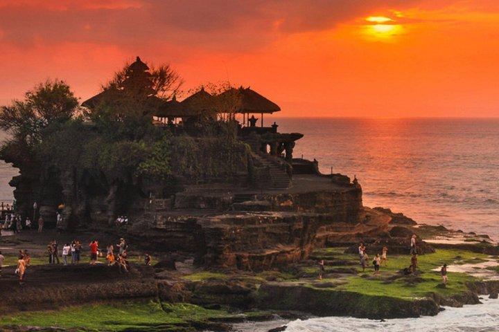 Tanah Lot and North Bali Tour: Scenic Journey