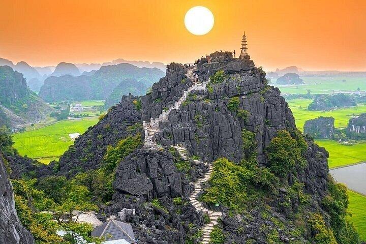 Ninh Binh Day Tour Hoa Lu - Trang An/Tam Coc - Mua Cave -Cycling