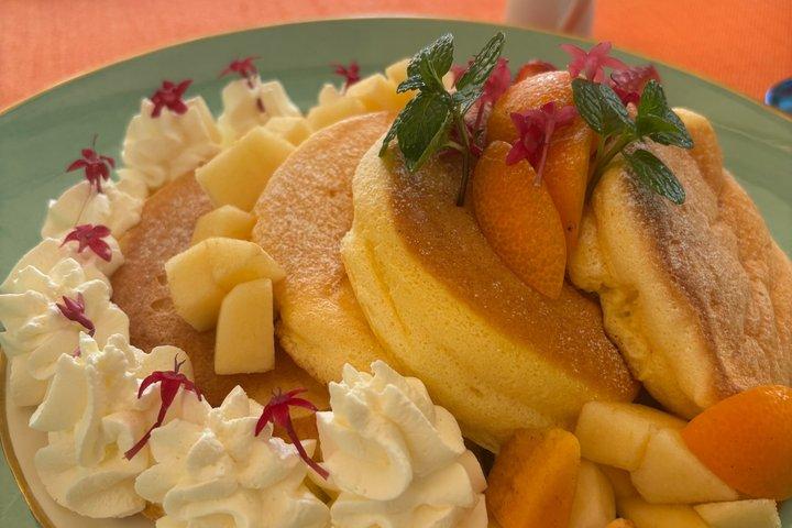 JAPANESE Fluffy Souffle Pancakes & Nature Walk in Todoroki, Tokyo