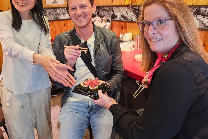 Private Food Tour in Osaka – Local Japanese Experienced Guide