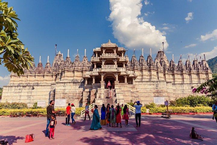 Udaipur - Jodhpur Jawai Safari, Ranakpur & Khumbhalgarh Fort Tour