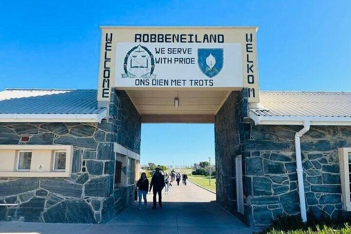 Private Tour Robben Island, Table Mountain & City Tour