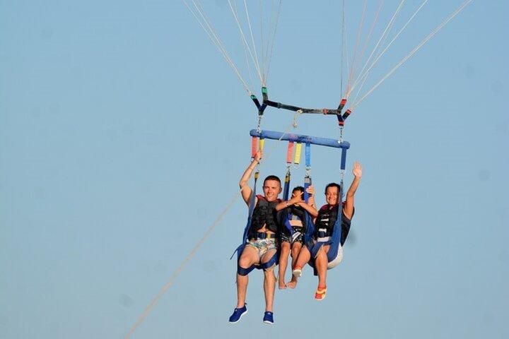 Hurghada : Parasailing Fly High Sea Adventure with Transfer