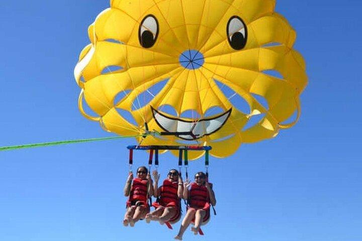 Hurghada : Parasailing Fly High Sea Adventure with Transfer
