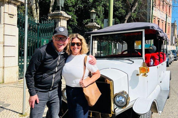 Lisbon tuktuk :Old town Alfama ,Central city and Belem with guide