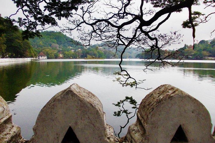 Kandy: Temple of the Sacred Tooth Relic Entry eTicket