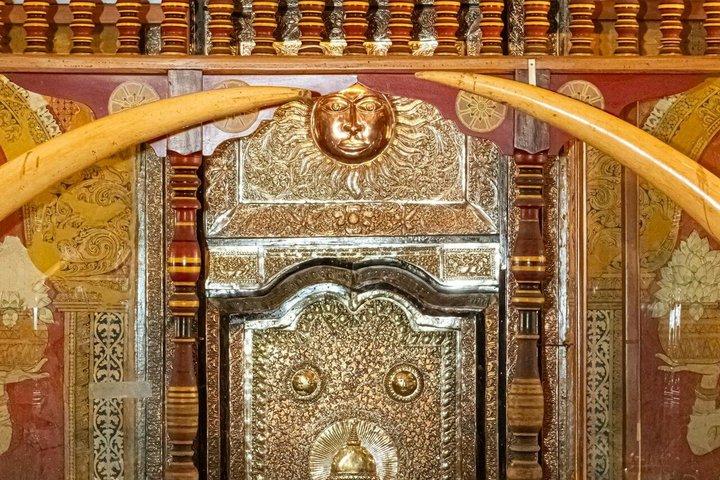 Kandy: Temple of the Sacred Tooth Relic Entry eTicket