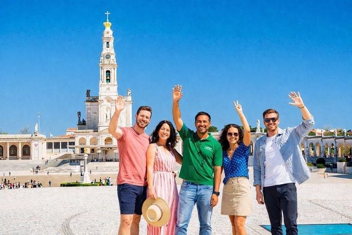 Fatima, Nazareth, Óbidos & Battle Small Group Tour from Lisbon