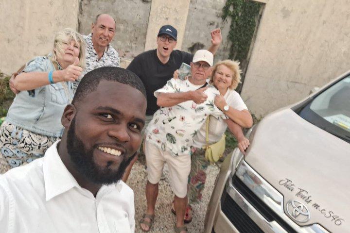 Montego Bay Guided City Tour with Local Food & Souvenirs Stops