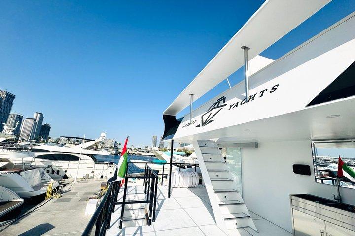 Luxury House Boat Cruising in Dubai Up to 25 Persons