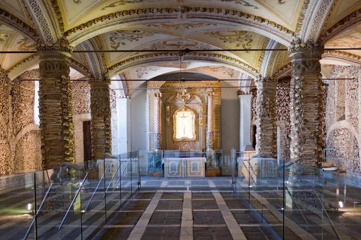 From Lisbon: Évora, Monsaraz, Wine Tasting & Cristo Rei