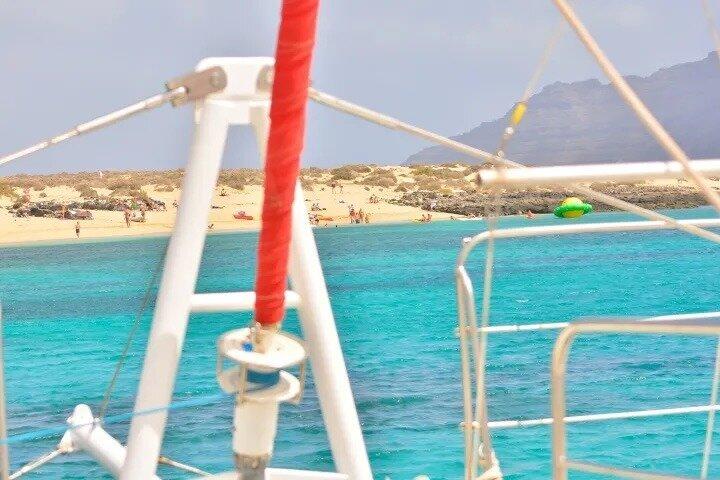 Catamaran Sailing Day To La Graciosa with Lunch