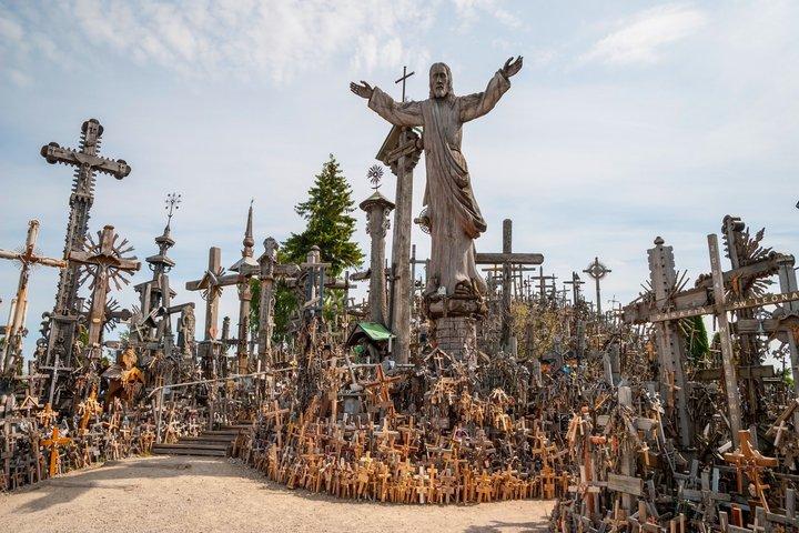Riga to Hill of Crosses and Rundale Palace Day Tour