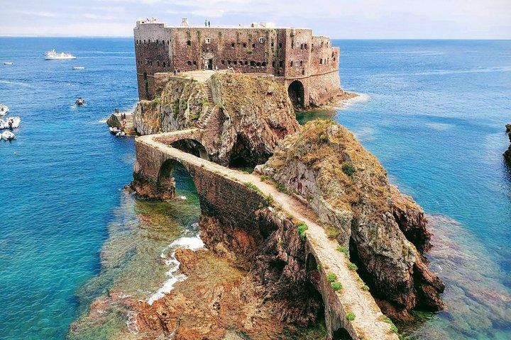 From Lisbon to BERLENGAS, a UNESCO Nature Reservation