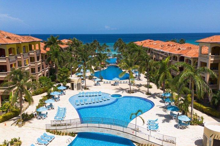 Roatan Infinity Bay Resort and Spa Day Passes at West Bay Beach