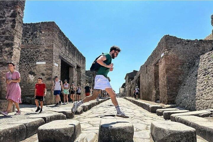 Pompeii 2hrs Skip the Line Guided Tour–Direct Meeting at Entrance