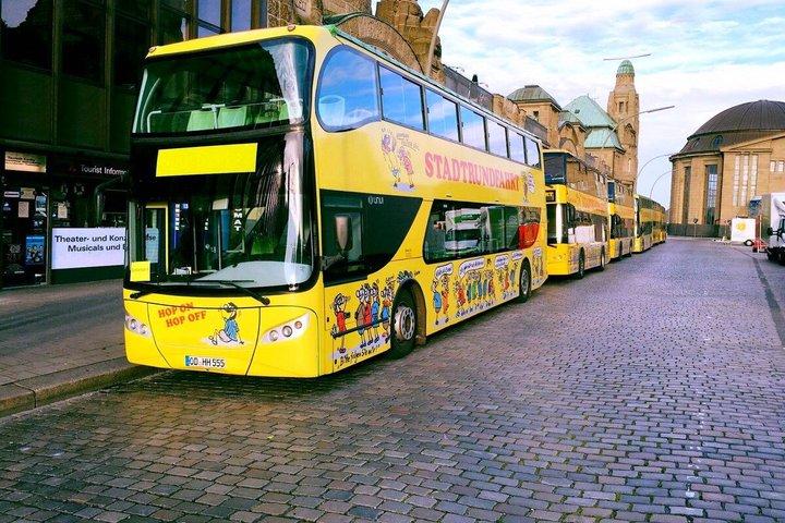 Hamburg : Hop-On Hop-Off Bus and Harbour Tour Combo Ticket