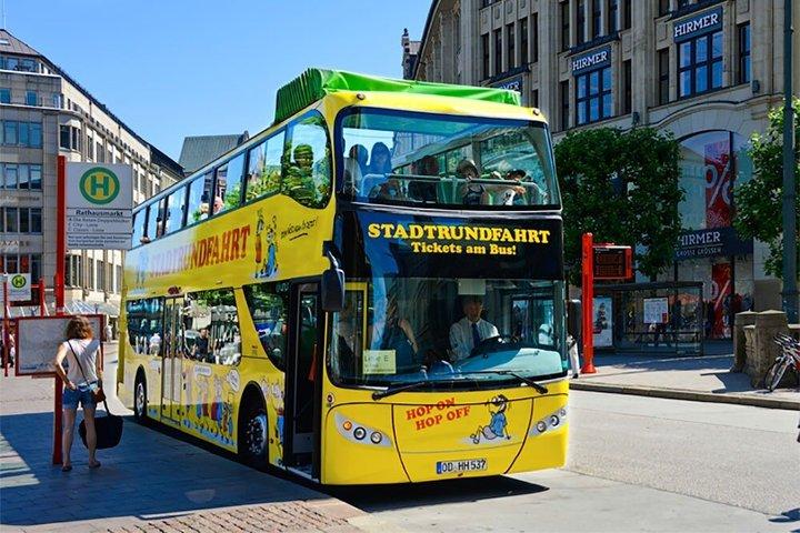Hamburg : Hop-On Hop-Off Bus and Harbour Tour Combo Ticket