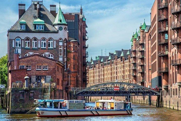Hamburg : Hop-On Hop-Off Bus and Harbour Tour Combo Ticket