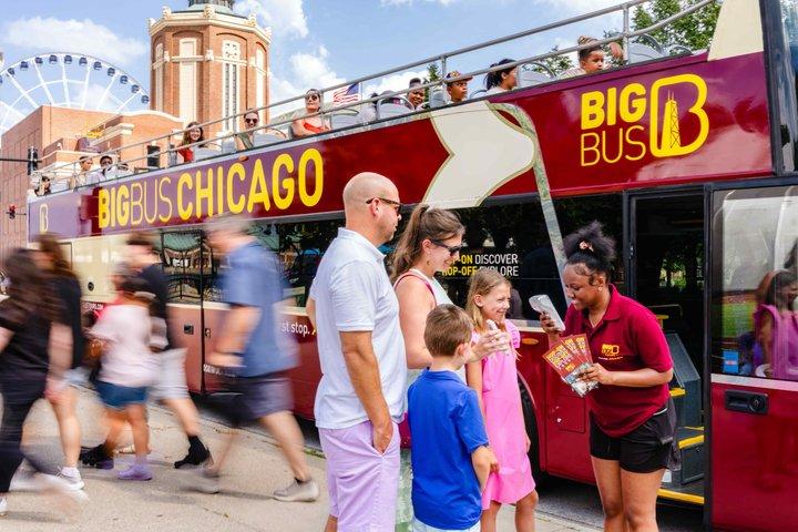 Chicago Architecture River Tour & Hop-on Hop-off Sightseeing Tour