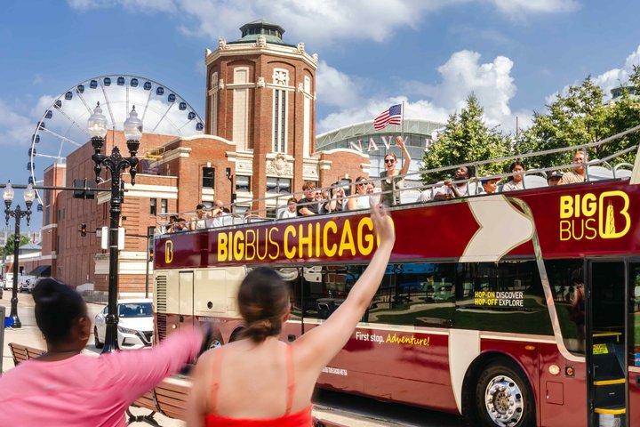 Chicago Architecture River Tour & Hop-on Hop-off Sightseeing Tour