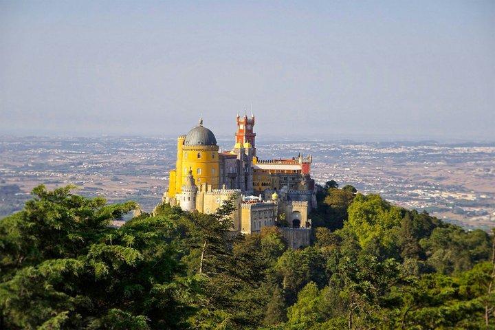 Sintra, Pena Palace, Cabo da Roca & Cascais Small-Group Tour