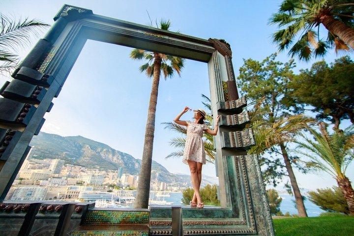 Waterfront and Old Town Private Photoshoot in Monaco