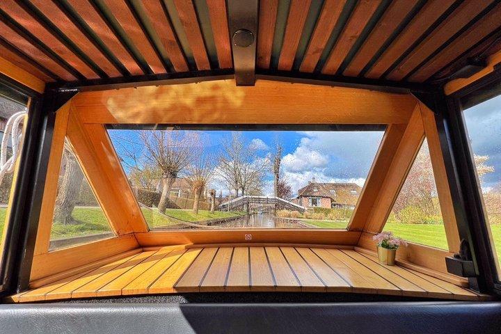 Zaanse Schans and Giethoorn Day Tour with Lunch and Boat Cruise
