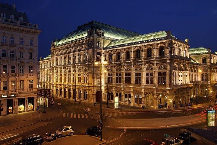 Panoramic Vienna Night Tour Oldtimer Classic Car