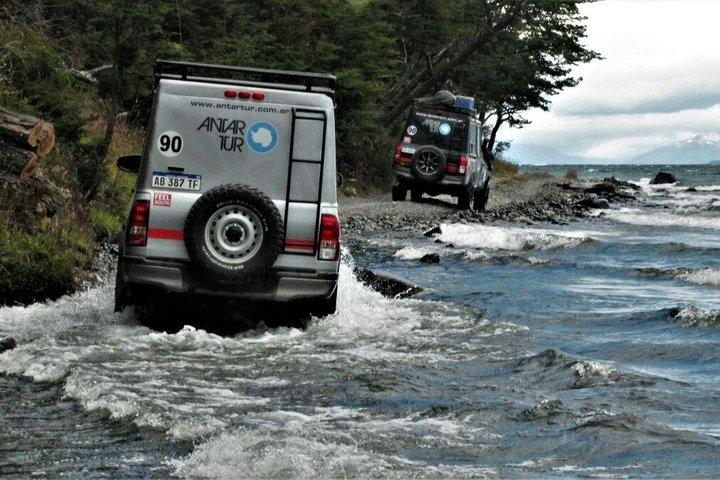 Off Road Tour 4WD Adventure on Lakes Fagnano and Escondido